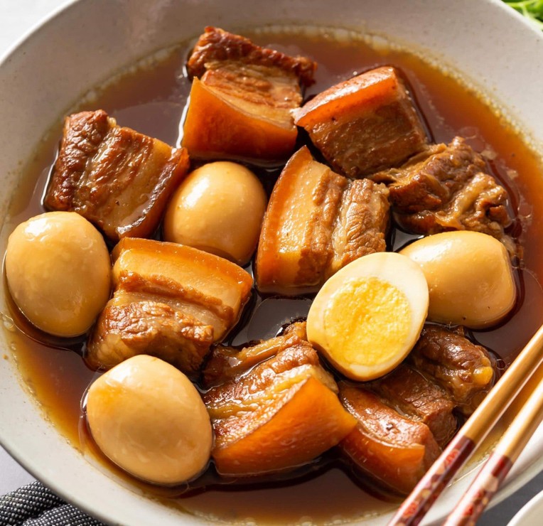 Thịt kho tàu ngon đúng điệu với bếp từ Chef’s