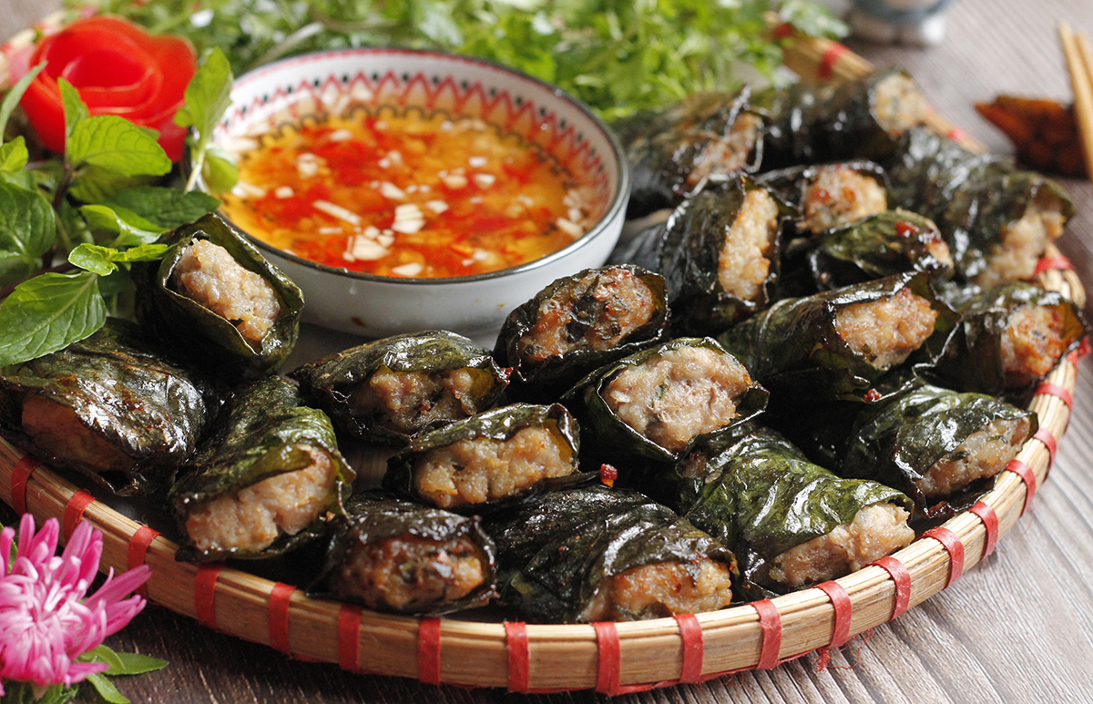 Làm chả xương sông trên bếp từ EH-DIH2000A