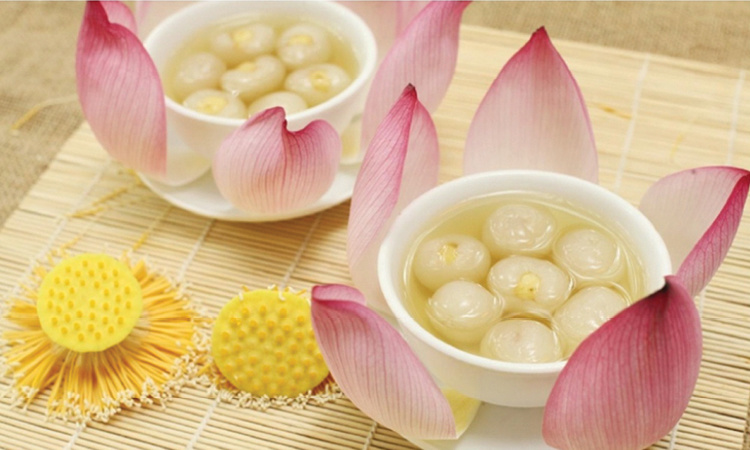 Giải nhiệt mùa hè với chè nhãn lồng nấu hạt sen