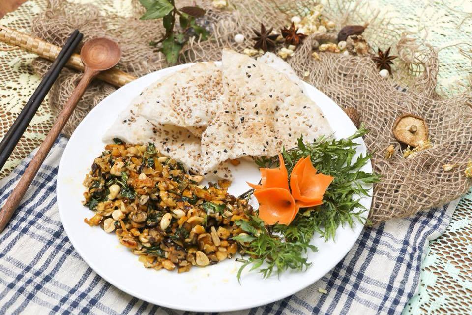 Nấm bằm xúc bánh tráng