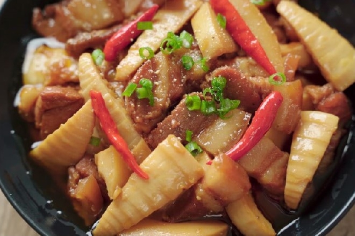 D068 – Đậm đà dân dã món thịt ba chỉ kho măng