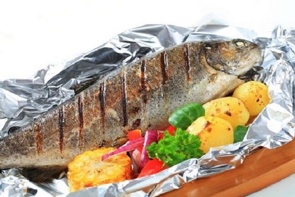 Nướng thức ăn với bếp hồng ngoại