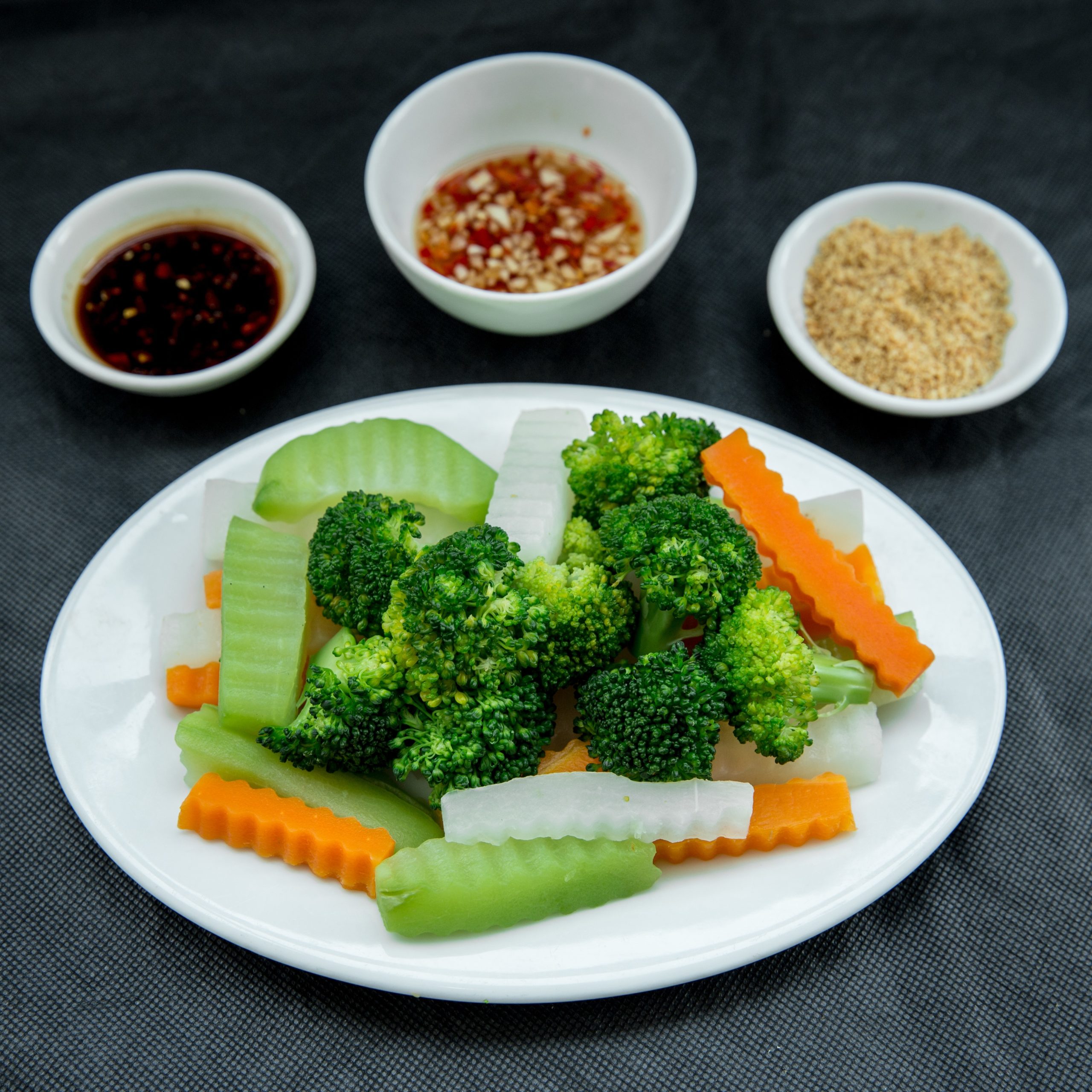 Cách luộc rau giữ được màu xanh và độ giòn